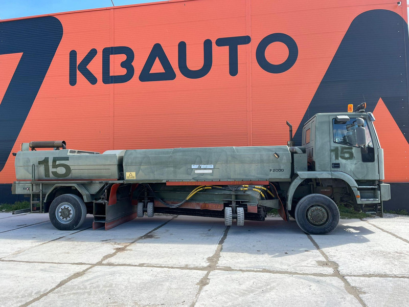 Iveco Fresia F 2000 4x4 SNOW PLOW / BROOM / BLOWER - Tänavapühkimismasin: pilt 5 Iveco Fresia F 2000 4x4 SNOW PLOW / BROOM / BLOWER - Tänavapühkimismasin: pilt 5