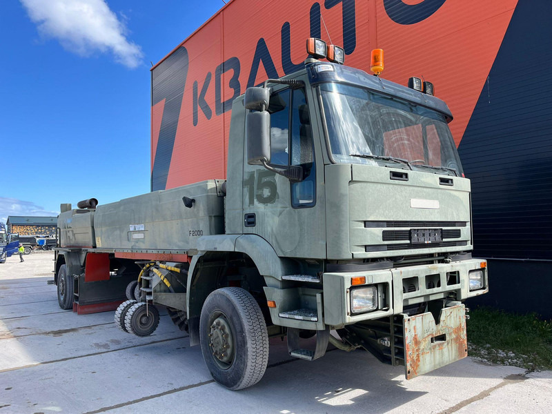 Iveco Fresia F 2000 4x4 SNOW PLOW / BROOM / BLOWER - Tänavapühkimismasin: pilt 4 Iveco Fresia F 2000 4x4 SNOW PLOW / BROOM / BLOWER - Tänavapühkimismasin: pilt 4