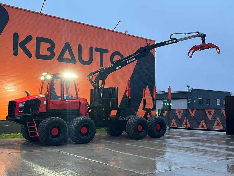 Komatsu 895 8x8 LOADFLEX / CRANE 165F - Metsahaagis: pilt 1 Komatsu 895 8x8 LOADFLEX / CRANE 165F - Metsahaagis: pilt 1