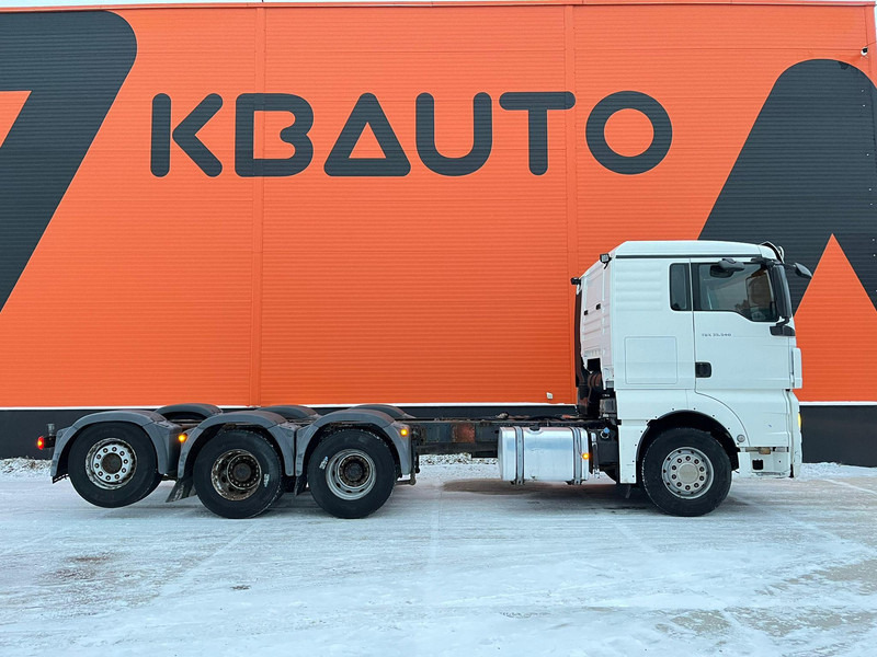 MAN TGX 35.540 8x4*4 9 TON FRONT AXLE / HYDRAULICS / PTO / INTARDER / CHASSIS L=6850 mm - Kabiinišassiiga veoauto: pilt 5 MAN TGX 35.540 8x4*4 9 TON FRONT AXLE / HYDRAULICS / PTO / INTARDER / CHASSIS L=6850 mm - Kabiinišassiiga veoauto: pilt 5