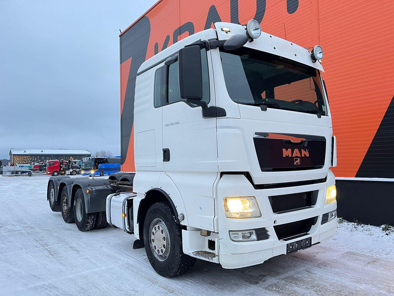 MAN TGX 35.540 8x4*4 9 TON FRONT AXLE / HYDRAULICS / PTO / INTARDER / CHASSIS L=6850 mm - Kabiinišassiiga veoauto: pilt 4 MAN TGX 35.540 8x4*4 9 TON FRONT AXLE / HYDRAULICS / PTO / INTARDER / CHASSIS L=6850 mm - Kabiinišassiiga veoauto: pilt 4