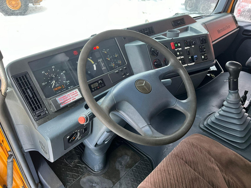 Interior photo 1: Kallurauto Mercedes-Benz Actros 1831 4x4 V6 / FULL STEEL / BOX L=4342 mm