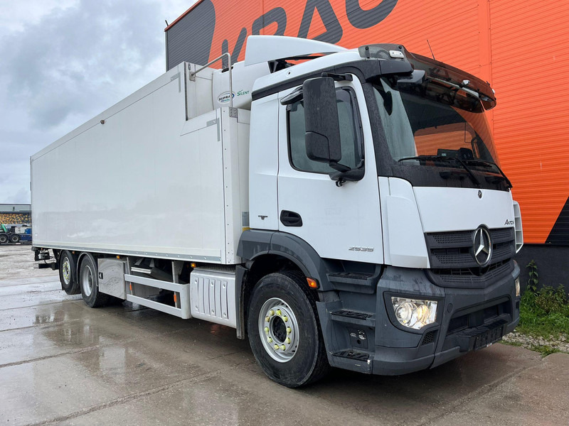 Mercedes-Benz Antos 2535 6x2*4 SUPRA 850 / BOX L=9461 mm - Külmutiga veoauto: pilt 4 Mercedes-Benz Antos 2535 6x2*4 SUPRA 850 / BOX L=9461 mm - Külmutiga veoauto: pilt 4