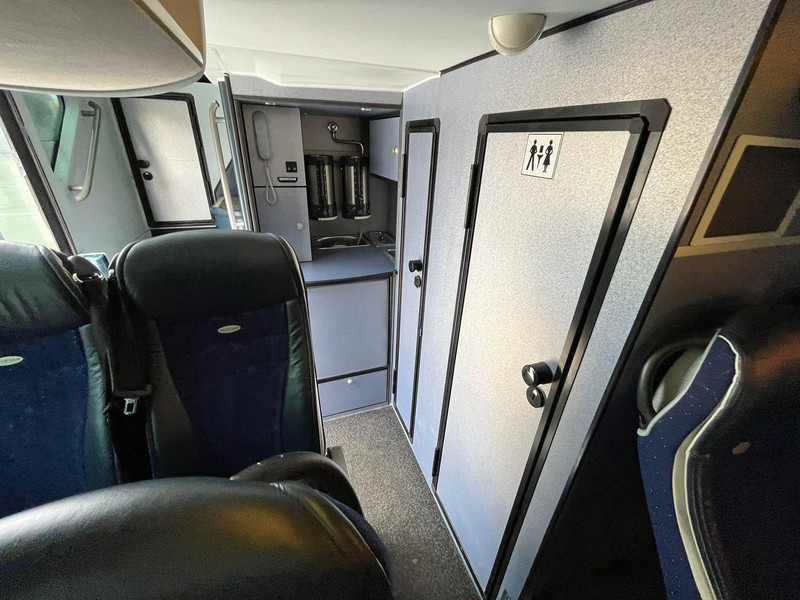 Kahekordne buss Neoplan SKYLINER L 6x2*4 77 SEATS / AC / AUXILIARY HEATING / WC: pilt 20 Kahekordne buss Neoplan SKYLINER L 6x2*4 77 SEATS / AC / AUXILIARY HEATING / WC: pilt 20