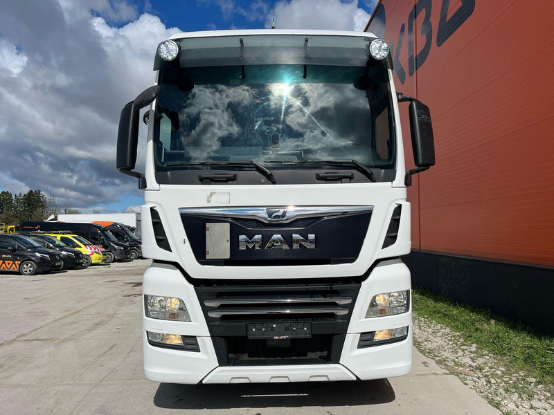 MAN TGX 28.500 6x2 XXL / HYDRAULICS / INTARDER / DOUBLE BOGIE - Sadulveok: pilt 3 MAN TGX 28.500 6x2 XXL / HYDRAULICS / INTARDER / DOUBLE BOGIE - Sadulveok: pilt 3