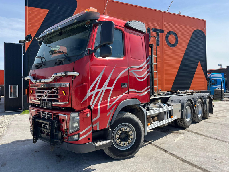 Volvo FH 16 700 8x4*4 HIAB XR 24 ton / L=5800 mm - Konkstõstukiga veoauto: pilt 2 Volvo FH 16 700 8x4*4 HIAB XR 24 ton / L=5800 mm - Konkstõstukiga veoauto: pilt 2