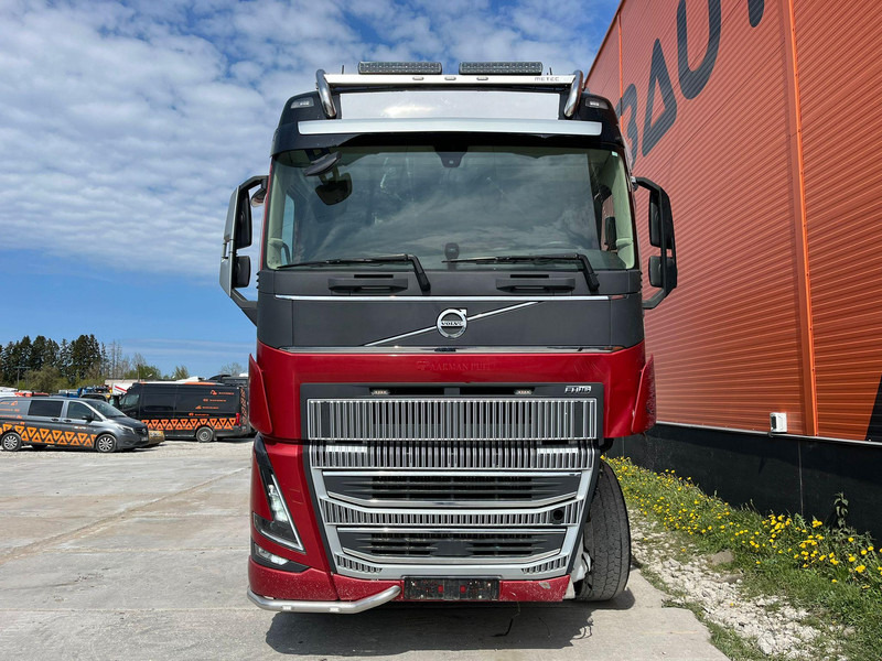 Volvo FH 16 750 8x4/4 DAMAGED ! - Metsaveok, Kraanaga veoauto: pilt 3 Volvo FH 16 750 8x4/4 DAMAGED ! - Metsaveok, Kraanaga veoauto: pilt 3