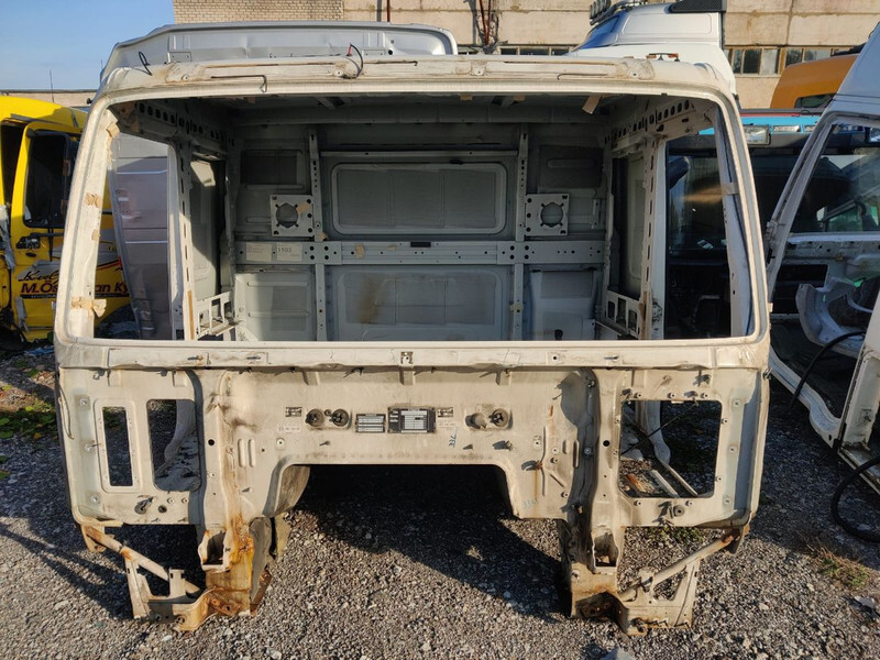 Volvo FH 440HP 6*2 Rigid Cab - Kabiin ja interjöör - Veoauto: pilt 3 Volvo FH 440HP 6*2 Rigid Cab - Kabiin ja interjöör - Veoauto: pilt 3