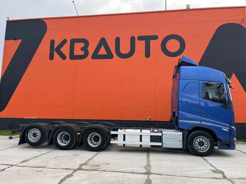 Volvo FH 500 8x4*4 GLOBE XL / RETARDER / CHASSIS L=7589 mm - Kabiinišassiiga veoauto: pilt 4 Volvo FH 500 8x4*4 GLOBE XL / RETARDER / CHASSIS L=7589 mm - Kabiinišassiiga veoauto: pilt 4