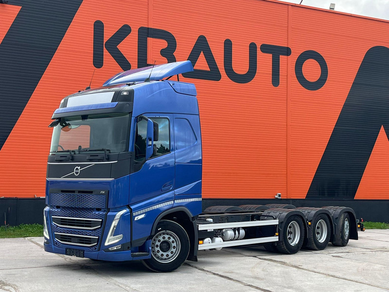 Volvo FH 500 8x4*4 GLOBE XL / RETARDER / CHASSIS L=7589 mm - Kabiinišassiiga veoauto: pilt 1 Volvo FH 500 8x4*4 GLOBE XL / RETARDER / CHASSIS L=7589 mm - Kabiinišassiiga veoauto: pilt 1