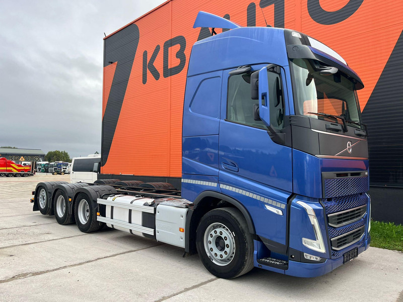 Volvo FH 500 8x4*4 GLOBE XL / RETARDER / CHASSIS L=7589 mm - Kabiinišassiiga veoauto: pilt 3 Volvo FH 500 8x4*4 GLOBE XL / RETARDER / CHASSIS L=7589 mm - Kabiinišassiiga veoauto: pilt 3