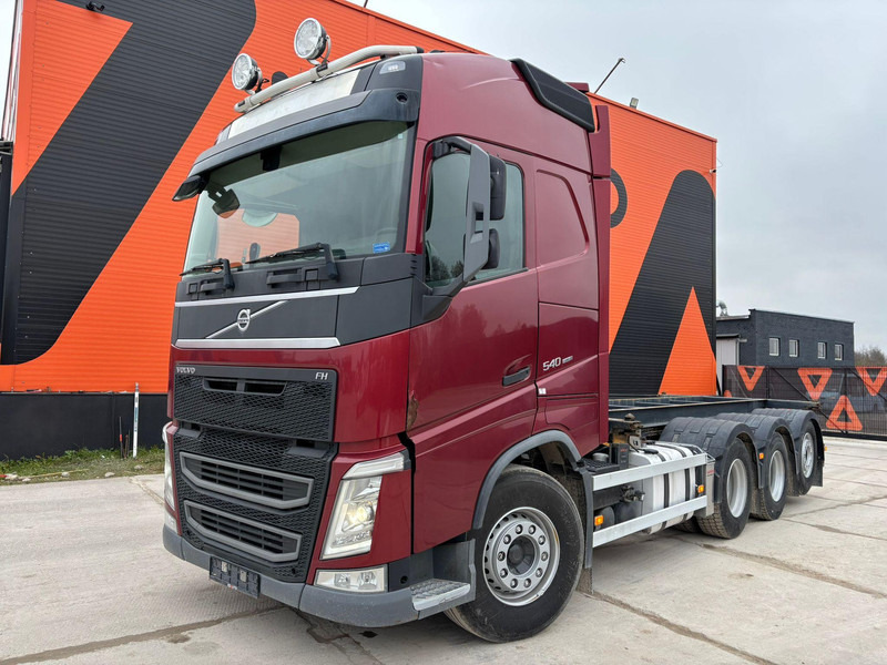 Volvo FH 540 8x4*4 BDF / TIPPER - Konteinerveduk/ Tõstukiga veoauto: pilt 2 Volvo FH 540 8x4*4 BDF / TIPPER - Konteinerveduk/ Tõstukiga veoauto: pilt 2