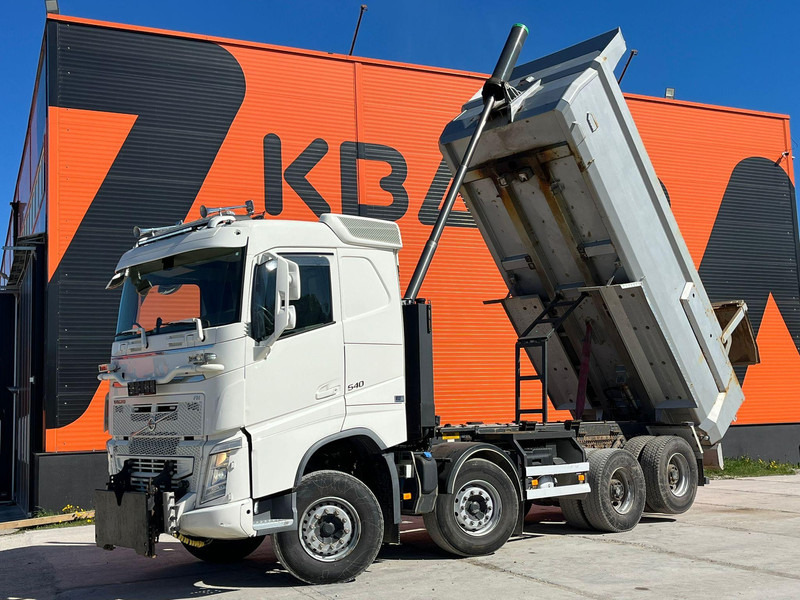 Volvo FH 540 8x4 RETARDER / TANDEM AXLE LIFT / BIG AXLES / BOX L=5704 mm - Kallurauto: pilt 2 Volvo FH 540 8x4 RETARDER / TANDEM AXLE LIFT / BIG AXLES / BOX L=5704 mm - Kallurauto: pilt 2