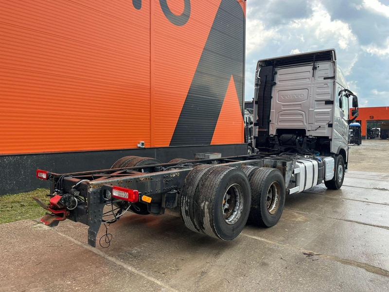 Volvo FH 750 6x4 CHASSIS L=6970 / RETARDER / PTO / TANDEM AXLE LIFT - Kabiinišassiiga veoauto: pilt 5 Volvo FH 750 6x4 CHASSIS L=6970 / RETARDER / PTO / TANDEM AXLE LIFT - Kabiinišassiiga veoauto: pilt 5