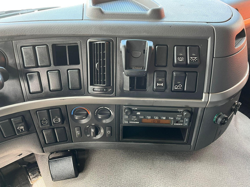 Madelveok/ Platvormveok, Kraanaga veoauto Volvo FM 9 300 6x2*4 HIAB 085D-3 / PLATFORM L=6320 mm: pilt 19
