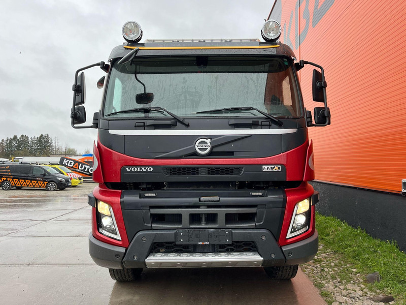 Volvo FMX 540 8x4 RETARDER / TANDEM AXLE LIFT / BIG AXLES / BOX L=5703 mm - Kallurauto: pilt 3 Volvo FMX 540 8x4 RETARDER / TANDEM AXLE LIFT / BIG AXLES / BOX L=5703 mm - Kallurauto: pilt 3