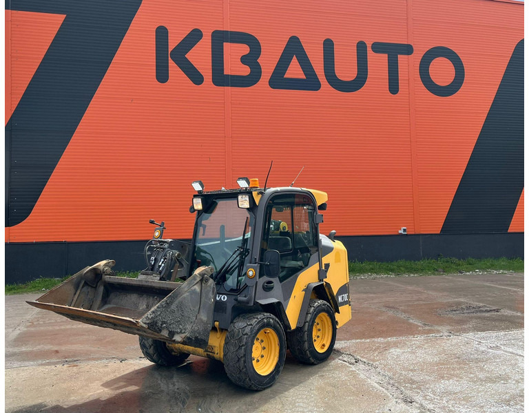 Volvo MC 70 C T4 BRUSH - Rataslaadur: pilt 1 Volvo MC 70 C T4 BRUSH - Rataslaadur: pilt 1