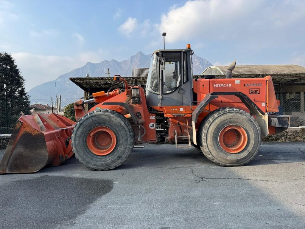 Hitachi LX290E - Rataslaadur: pilt 1 Hitachi LX290E - Rataslaadur: pilt 1