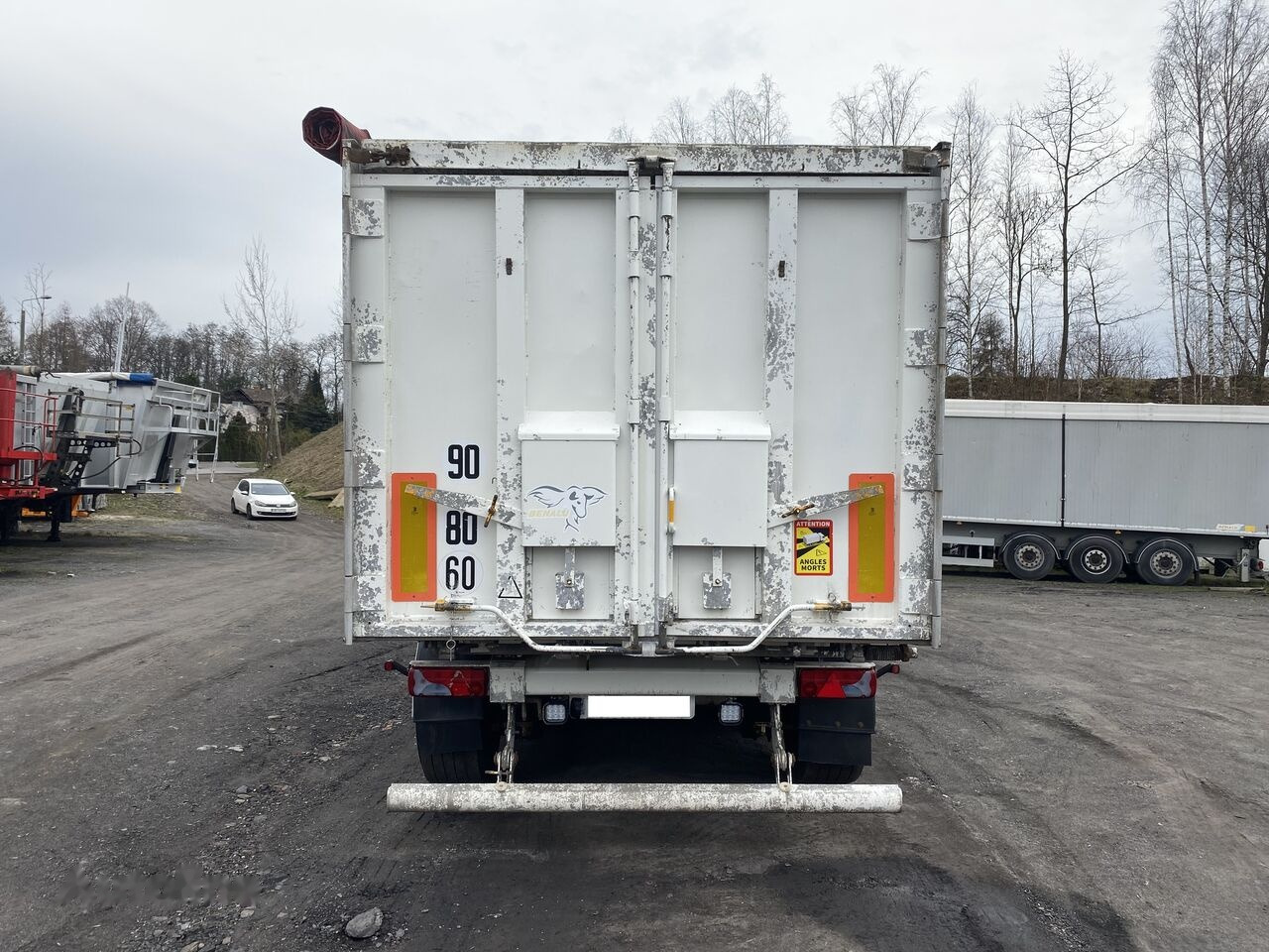 Benalu - Kallur-poolhaagis: pilt 4 Benalu - Kallur-poolhaagis: pilt 4