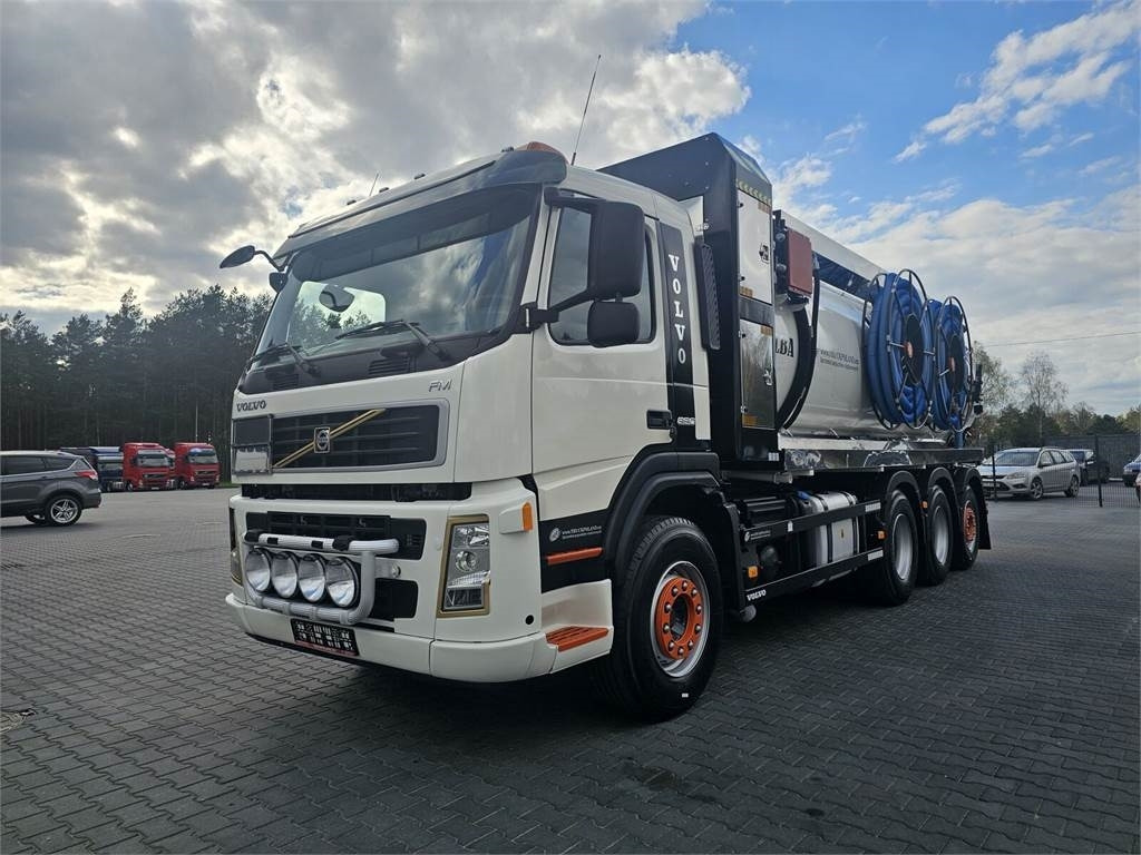 Volvo WUKO ADR ROLBA FOR CLEANING CHANNELS COMBI - Kommunaal-/ Erisõiduk: pilt 4 Volvo WUKO ADR ROLBA FOR CLEANING CHANNELS COMBI - Kommunaal-/ Erisõiduk: pilt 4