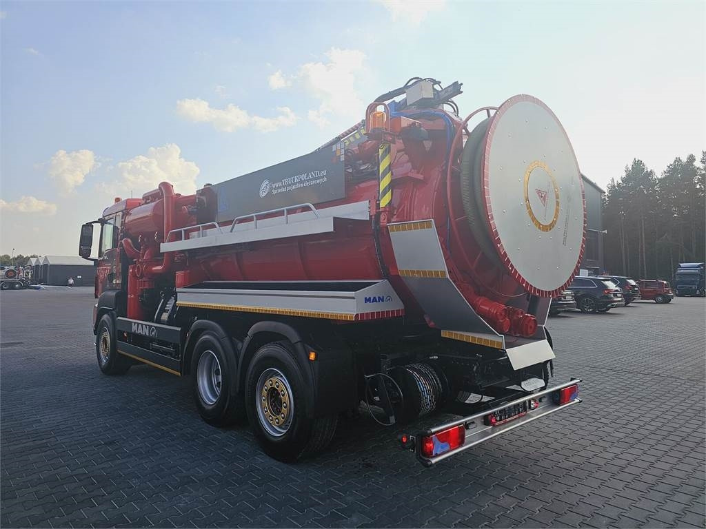 MAN WUKO LARSEN - Vaakumveok: pilt 5 MAN WUKO LARSEN - Vaakumveok: pilt 5