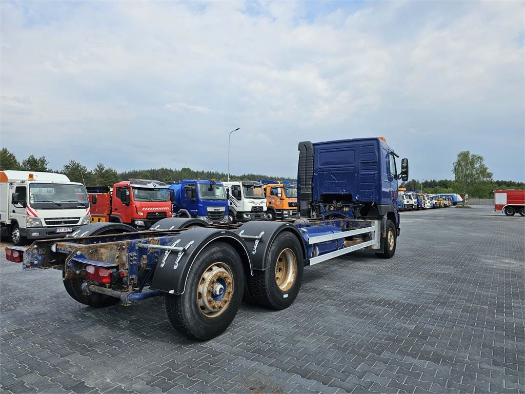 Volvo FH 16 470 KM 6x2 low mileage 229700 km !!!! - Konteinerveduk/ Tõstukiga veoauto: pilt 4 Volvo FH 16 470 KM 6x2 low mileage 229700 km !!!! - Konteinerveduk/ Tõstukiga veoauto: pilt 4