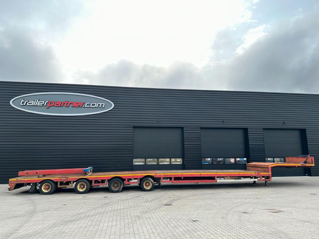 Broshuis 4 achs tieflader / 2 x ausziehbar / 43.650 mm - Madal platvormpoolhaagis: pilt 1 Broshuis 4 achs tieflader / 2 x ausziehbar / 43.650 mm - Madal platvormpoolhaagis: pilt 1