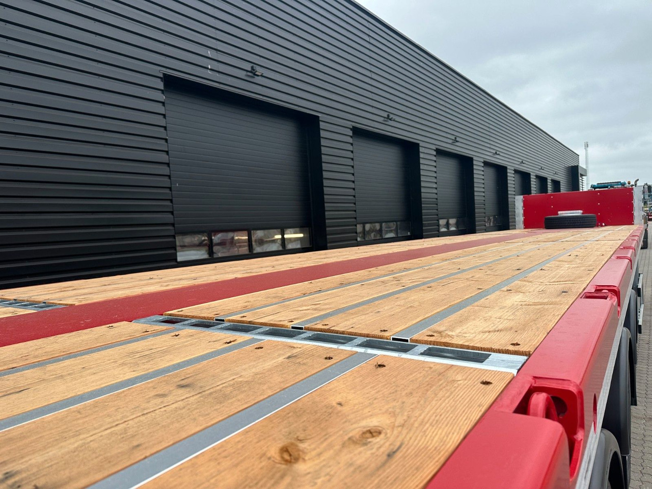 Faymonville 4 achs Telemax AAA / 36.000 mm - Madal platvormpoolhaagis: pilt 4 Faymonville 4 achs Telemax AAA / 36.000 mm - Madal platvormpoolhaagis: pilt 4