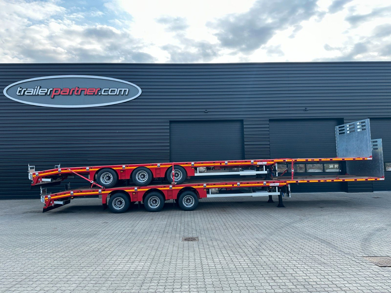 Faymonville Maxtrailer MAX 200 3 achs MEGA - Platvorm/ Madelpoolhaagis: pilt 1 Faymonville Maxtrailer MAX 200 3 achs MEGA - Platvorm/ Madelpoolhaagis: pilt 1