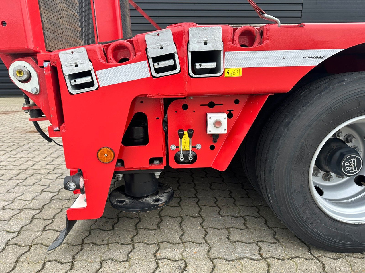 Faymonville Multimax 7 achs. tieflader / 2 x ausziehbar Faymonville Multimax 7 achs. tieflader / 2 x ausziehbar - Madal platvormpoolhaagis: pilt 5 Faymonville Multimax 7 achs. tieflader / 2 x ausziehbar Faymonville Multimax 7 achs. tieflader / 2 x ausziehbar - Madal platvormpoolhaagis: pilt 5