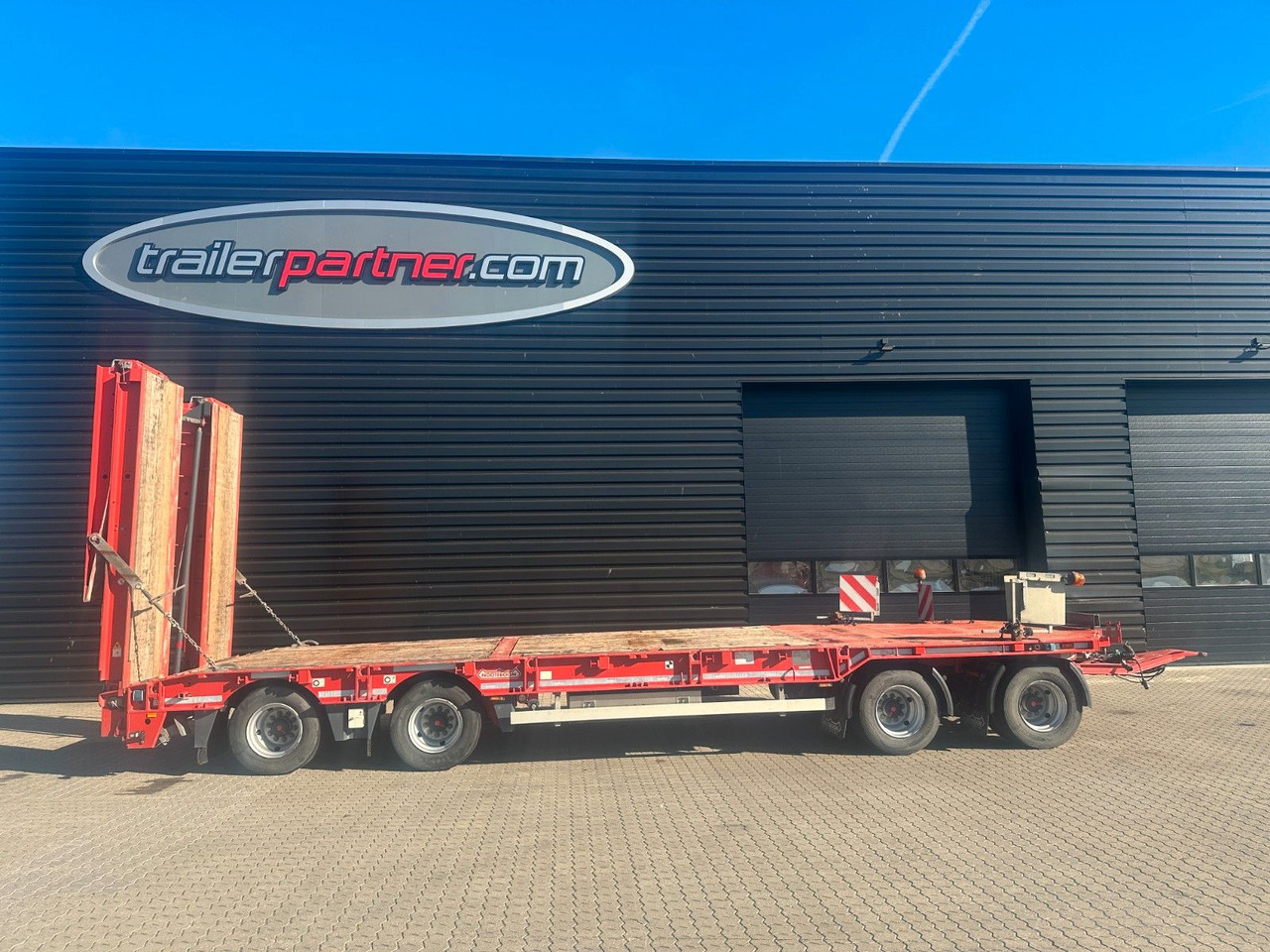 Nooteboom 4 achs anhänger / Doppelt rampen - Madal platvorm järelhaagis: pilt 1 Nooteboom 4 achs anhänger / Doppelt rampen - Madal platvorm järelhaagis: pilt 1