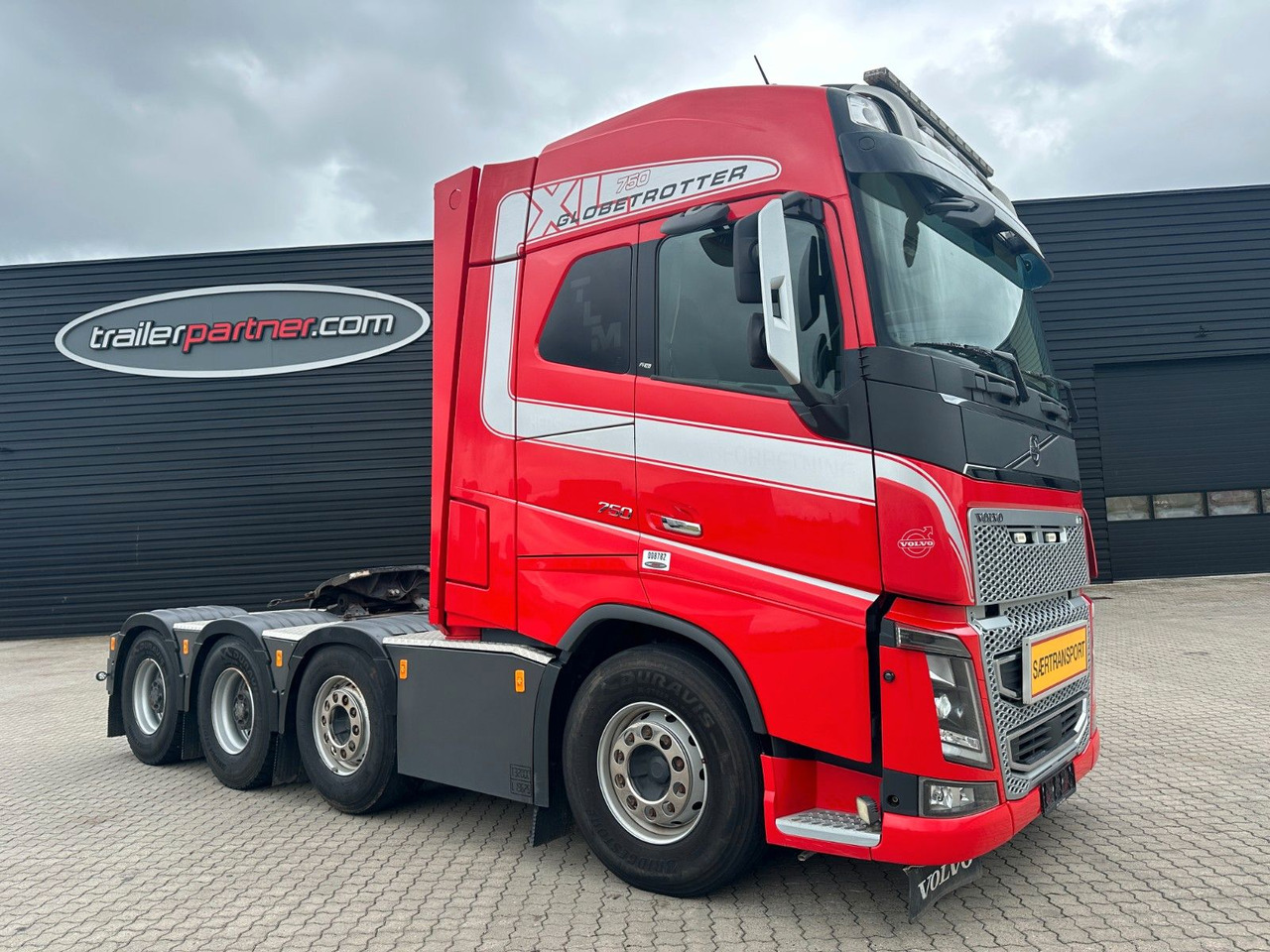 Volvo FH 16 750 8x4 / 250 T / Hydraulik - Sadulveok: pilt 1 Volvo FH 16 750 8x4 / 250 T / Hydraulik - Sadulveok: pilt 1