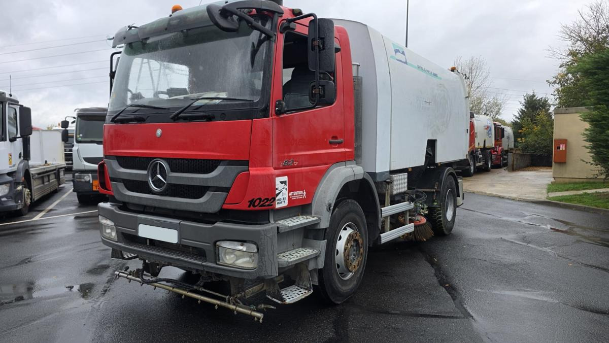 Mercedes Axor 1829 KO - Tänavapühkimismasin: pilt 1 Mercedes Axor 1829 KO - Tänavapühkimismasin: pilt 1