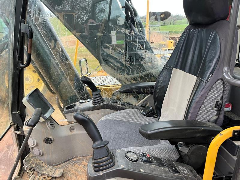 Volvo EC220DL - Lintekskavaator: pilt 4 Volvo EC220DL - Lintekskavaator: pilt 4
