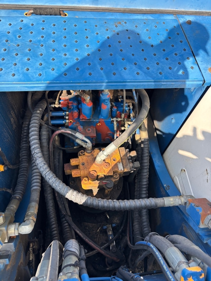 Lintekskavaator Hyundai Robex 210 LC-7 A - 210: pilt 28