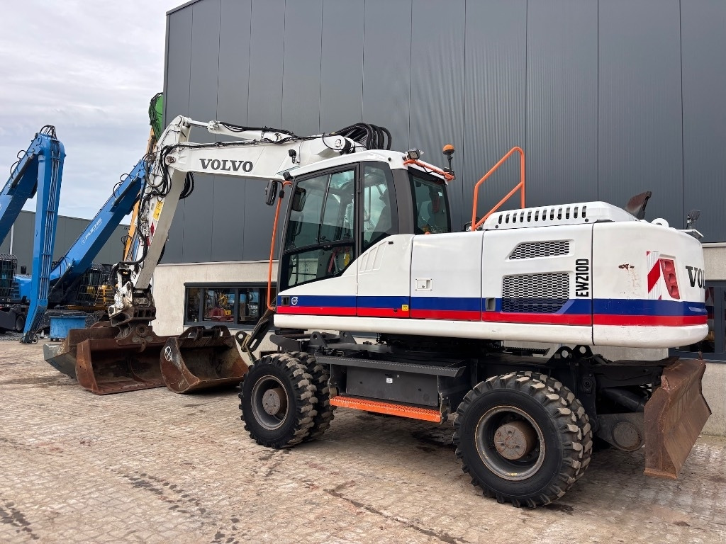 Volvo EW 210 D - EW210 - EW210D - EW 180 - EW 240 - Ratastel ekskavaator: pilt 3 Volvo EW 210 D - EW210 - EW210D - EW 180 - EW 240 - Ratastel ekskavaator: pilt 3
