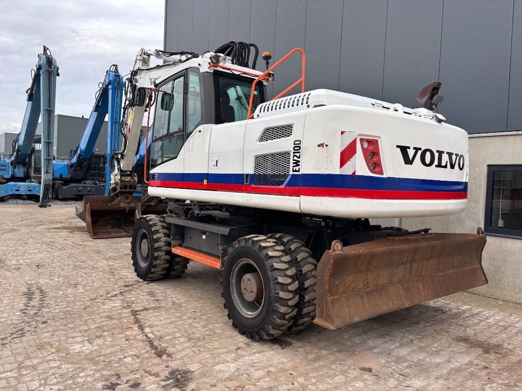 Volvo EW 210 D - EW210 - EW210D - EW 180 - EW 240 - Ratastel ekskavaator: pilt 4 Volvo EW 210 D - EW210 - EW210D - EW 180 - EW 240 - Ratastel ekskavaator: pilt 4