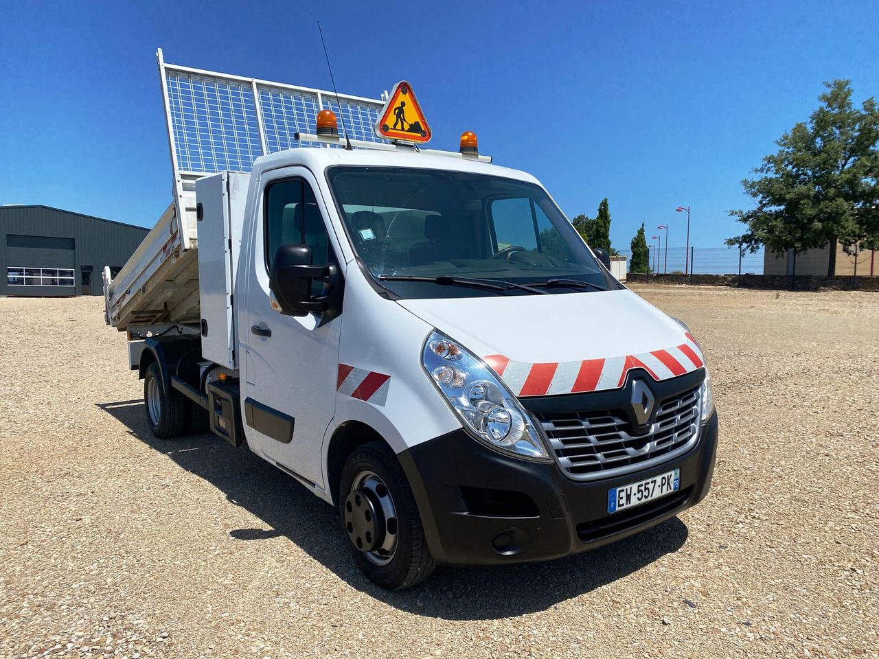 RENAULT Master III 2.3 DCI 165 ENERGY GRAND CONFORT BENNE+COFFRE - Tarbesõiduk kallur: pilt 2 RENAULT Master III 2.3 DCI 165 ENERGY GRAND CONFORT BENNE+COFFRE - Tarbesõiduk kallur: pilt 2