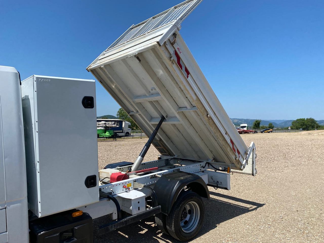 RENAULT Master III 2.3 DCI 165 ENERGY GRAND CONFORT BENNE+COFFRE - Tarbesõiduk kallur: pilt 5 RENAULT Master III 2.3 DCI 165 ENERGY GRAND CONFORT BENNE+COFFRE - Tarbesõiduk kallur: pilt 5