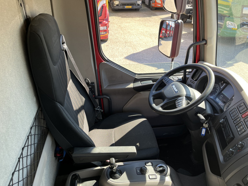 DAF LF 210 FA / 12 Ton / 339 dkm / Box / Loadlift / NL Truck - Kasti veoauto: pilt 3 DAF LF 210 FA / 12 Ton / 339 dkm / Box / Loadlift / NL Truck - Kasti veoauto: pilt 3