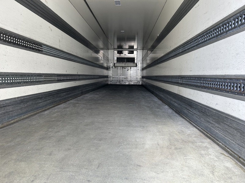 H.T.F. HZO 39 / Carrier Vector 1800 Frigo / Loadlift 2500 kg / APK TUV 01-26 - Külmutiga poolhaagis: pilt 3 H.T.F. HZO 39 / Carrier Vector 1800 Frigo / Loadlift 2500 kg / APK TUV 01-26 - Külmutiga poolhaagis: pilt 3
