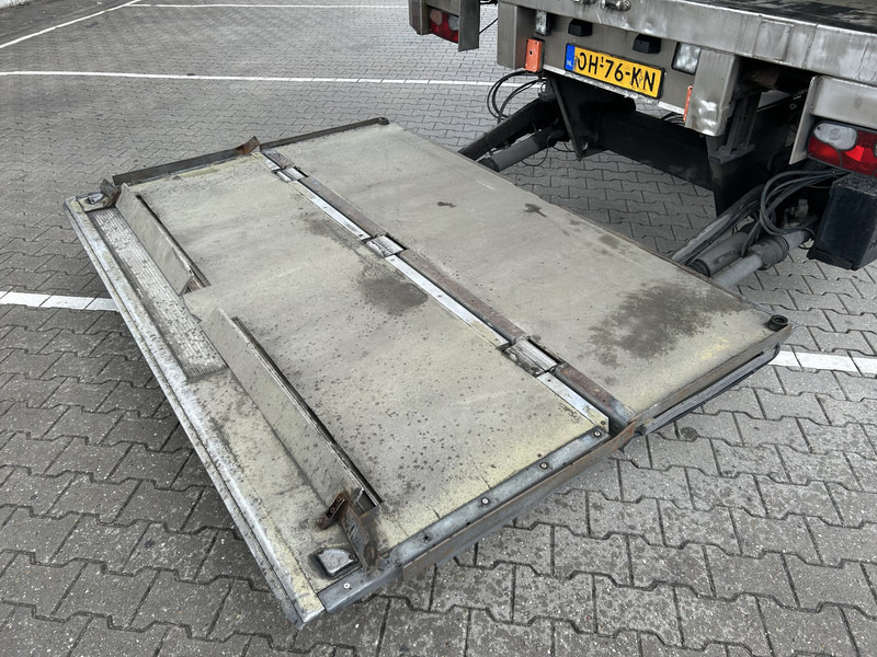 H.T.F HZO 39 / Heiwo / Carrier Vector 1800 -> Defect / Iso Box / Loadlift 2500 kg - Külmutiga poolhaagis: pilt 5 H.T.F HZO 39 / Heiwo / Carrier Vector 1800 -> Defect / Iso Box / Loadlift 2500 kg - Külmutiga poolhaagis: pilt 5