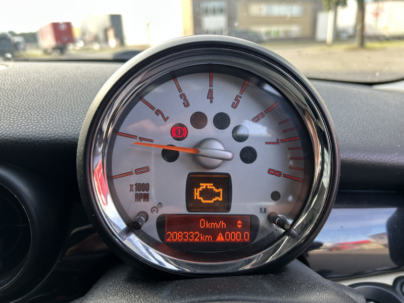MINI Clubman 1.6 Cooper RHD / Airco / APK TUV 11-25 - Auto: pilt 5 MINI Clubman 1.6 Cooper RHD / Airco / APK TUV 11-25 - Auto: pilt 5