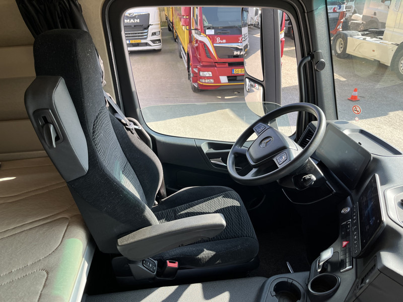 Mercedes-Benz Actros 2124 / 2023 / 18 Ton / 76 dkm / Box / Laadklep - Kasti veoauto: pilt 3 Mercedes-Benz Actros 2124 / 2023 / 18 Ton / 76 dkm / Box / Laadklep - Kasti veoauto: pilt 3