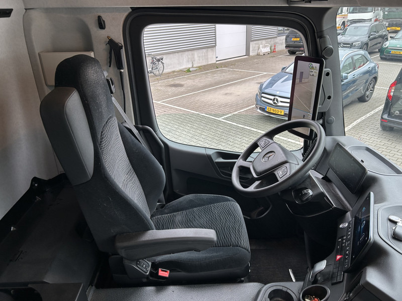 Mercedes-Benz Actros 2124 / Carrier Koeler -30 gr / Cheraeu / Laadklep / APK 11-26 - Külmutiga veoauto: pilt 3 Mercedes-Benz Actros 2124 / Carrier Koeler -30 gr / Cheraeu / Laadklep / APK 11-26 - Külmutiga veoauto: pilt 3