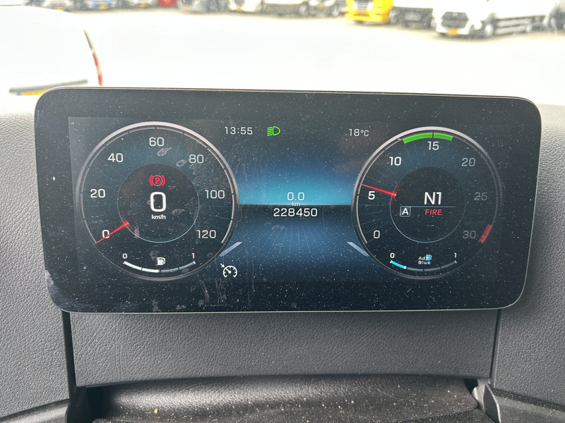 Mercedes-Benz Actros 2124 / Carrier Supra 850 -30 gr / Koeler / Laadklep / APK 03-26 - Külmutiga veoauto: pilt 4 Mercedes-Benz Actros 2124 / Carrier Supra 850 -30 gr / Koeler / Laadklep / APK 03-26 - Külmutiga veoauto: pilt 4