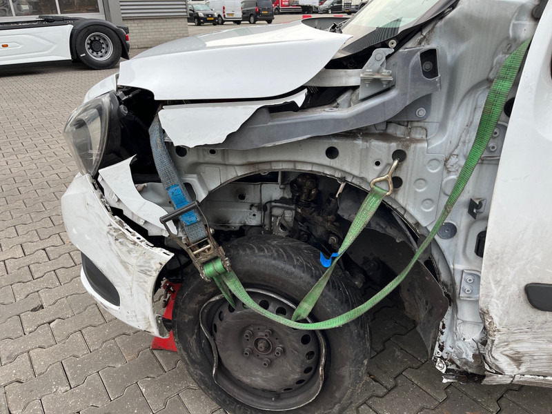 Väike kaubik Mercedes-Benz Citan 109 CDI / Extra Lang / UNFALL / DAMAGE: pilt 8