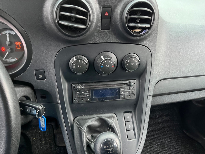 Väike kaubik Mercedes-Benz Citan 109 CDI / Extra Lang / UNFALL / DAMAGE: pilt 7