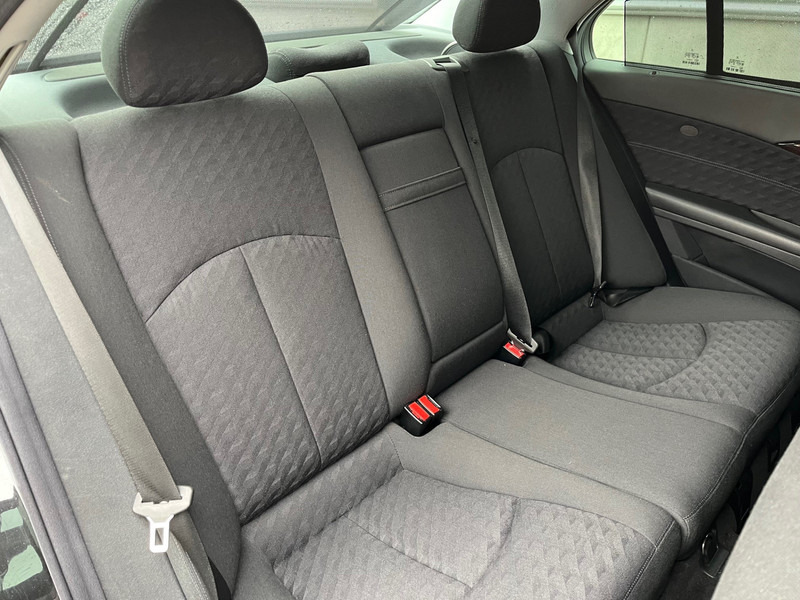 Mercedes-Benz E-Klasse / Limousine / 240 Avantgarde / 4-Matic / 8-pers / APK/TUV 09-2026 / - Sedaan: pilt 4 Mercedes-Benz E-Klasse / Limousine / 240 Avantgarde / 4-Matic / 8-pers / APK/TUV 09-2026 / - Sedaan: pilt 4