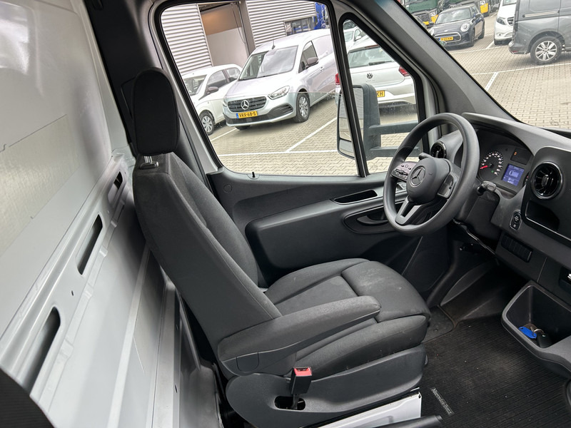 Mercedes-Benz Sprinter 515 1.9 CDI / 126 dkm / Box 4.4 mtr / Laadklep / APK 07-26 - Tarbesõiduk furgoon: pilt 3 Mercedes-Benz Sprinter 515 1.9 CDI / 126 dkm / Box 4.4 mtr / Laadklep / APK 07-26 - Tarbesõiduk furgoon: pilt 3